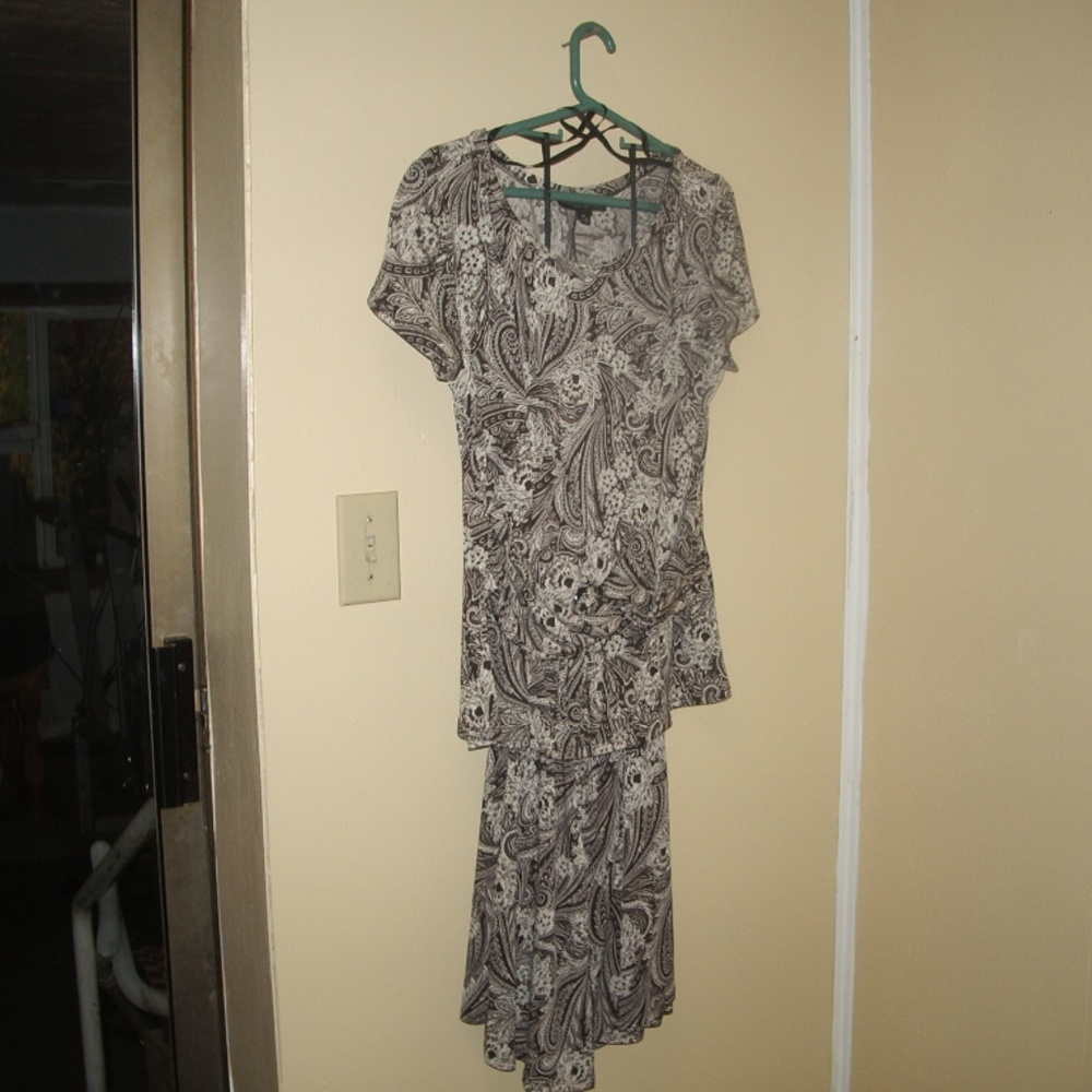 wore to a wedding..like new... skirt and top